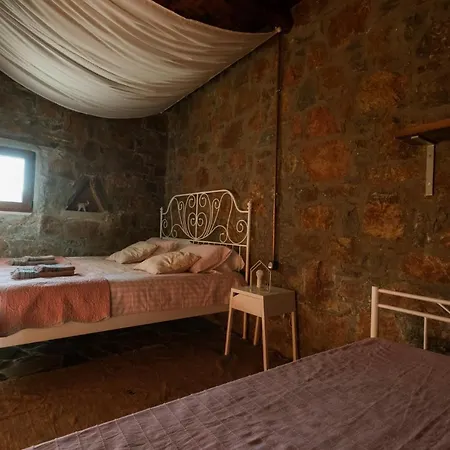 Villa Rustic Stone Home, Milopotamos, Rethymno Agridia
